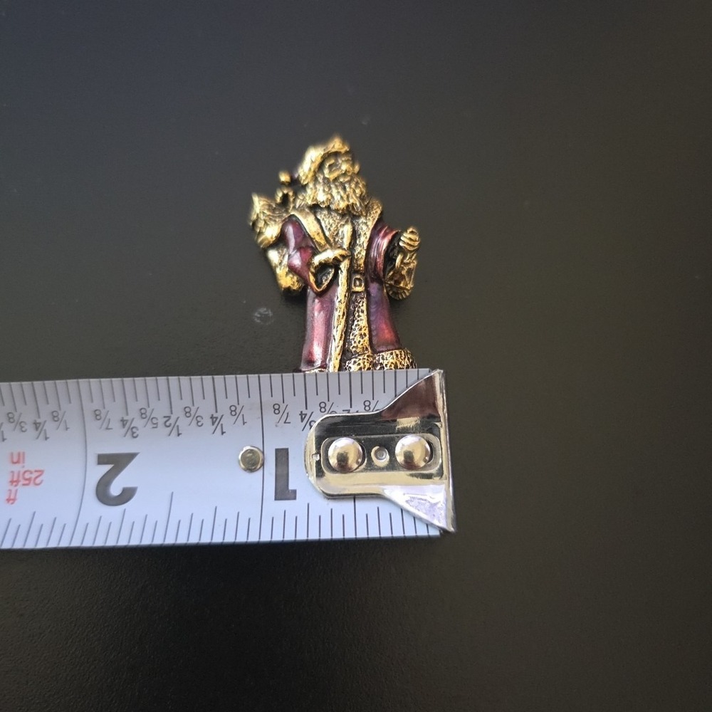 Vintage Santa Claus Brooch Pin - Red Robe w/ Toys & Swinging Latern-Made In USA - Picture 7 of 7